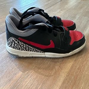 Kids Jordan size 2.5